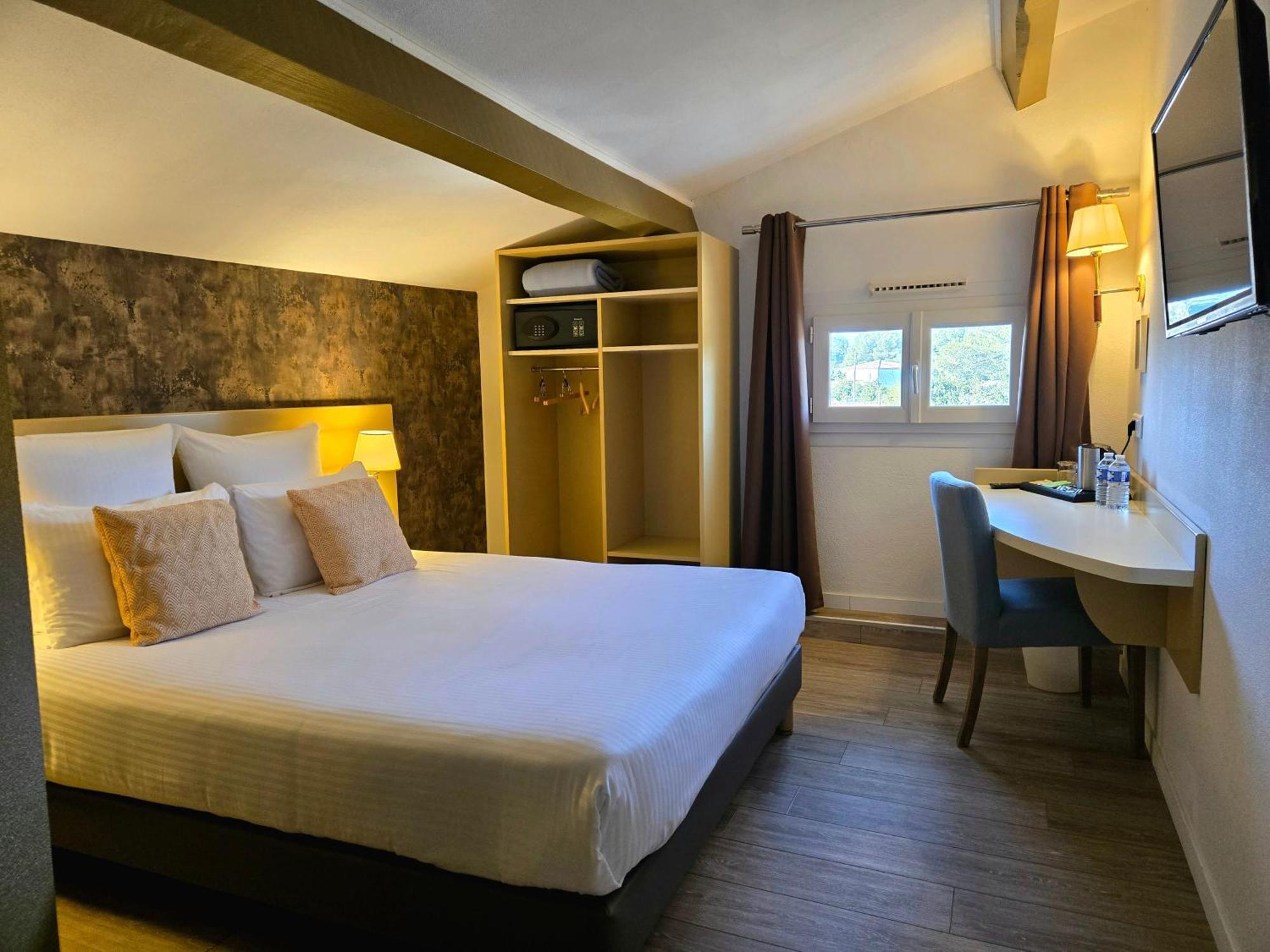 Hotel Le Saint-Genies Uzes Luaran gambar
