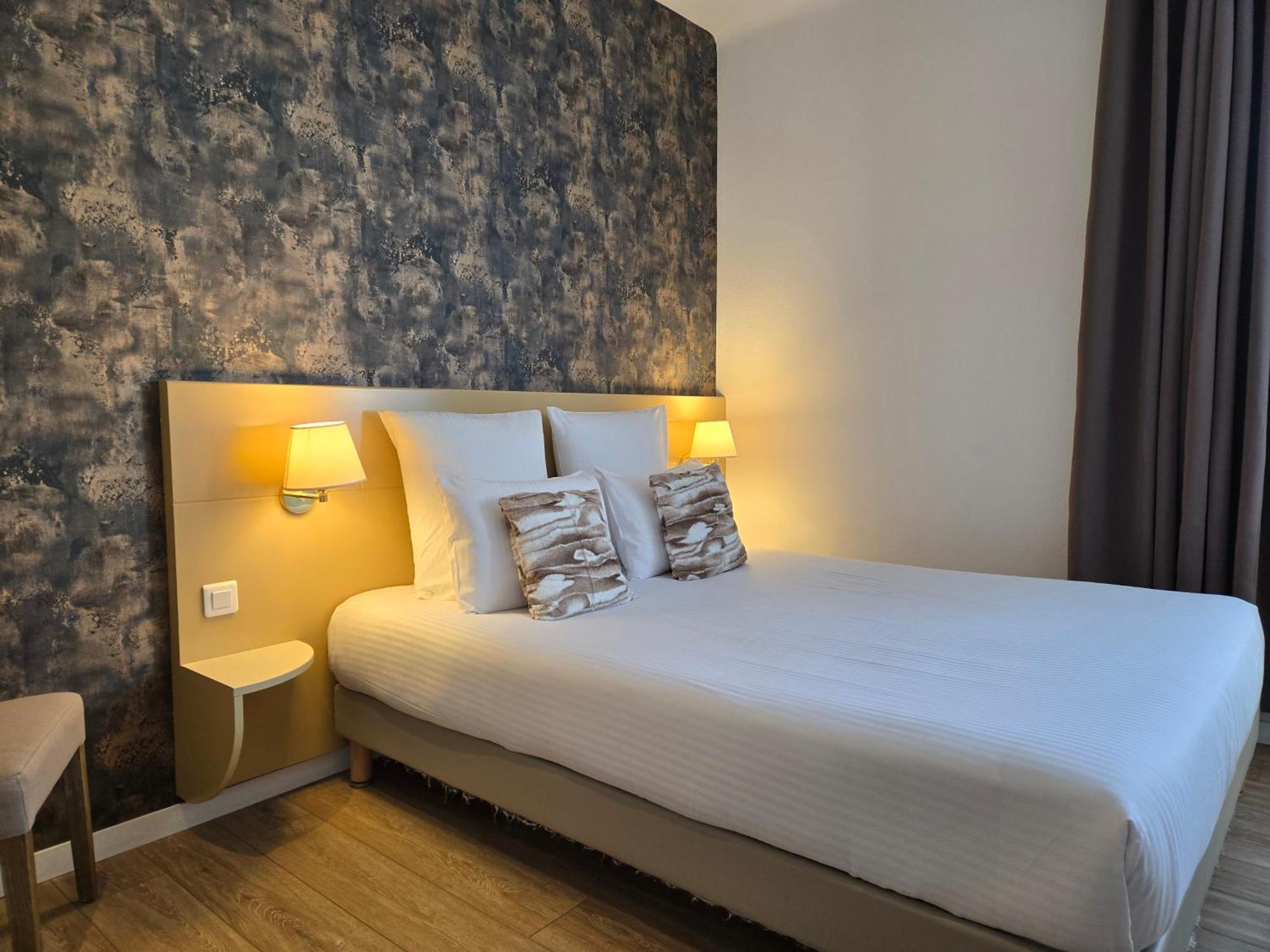 Hotel Le Saint-Genies Uzes Luaran gambar
