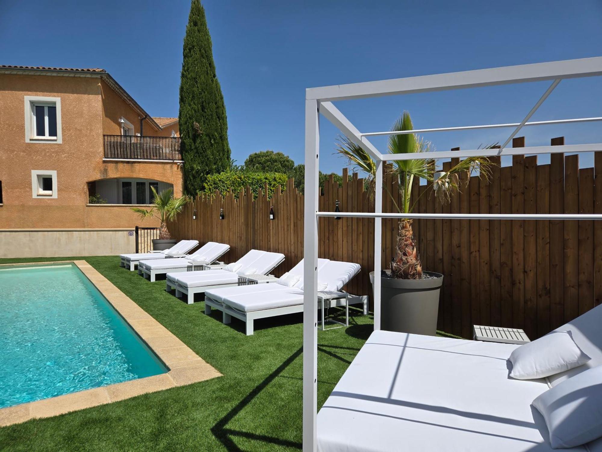 Hotel Le Saint-Genies Uzes Luaran gambar